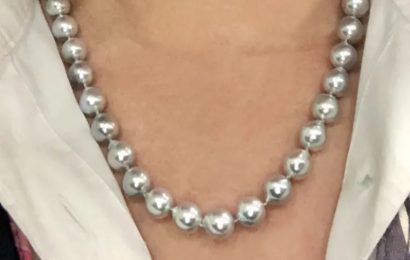 Ways to Make Loyal Customers in Pearl Jewelry Business